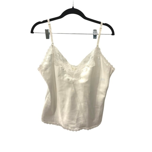 Maidenform Tops - White Delicate Lace Tank Top